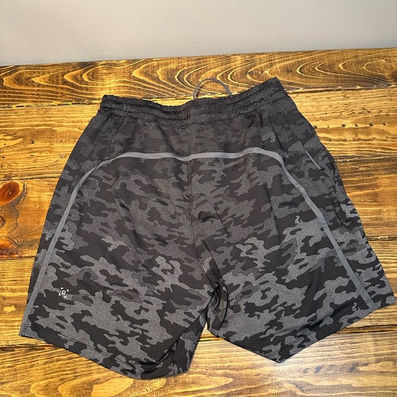 Men’s Pacebreaker 7” lululemon/peloton shorts Linerless Size Medium - Picture 6 of 8